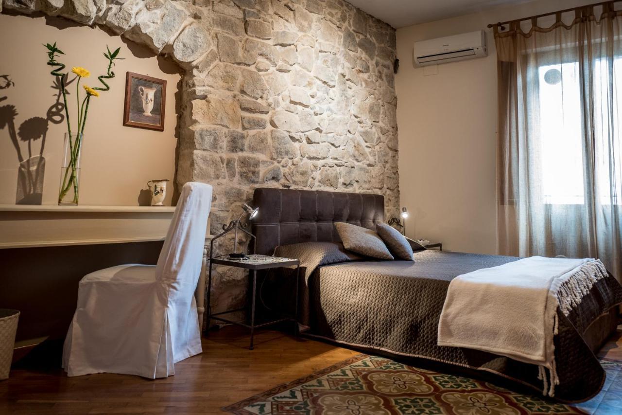 Palazzo Cosentino Bed & Breakfast Caltanissetta Ngoại thất bức ảnh